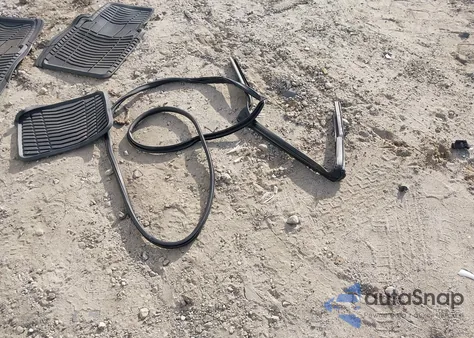 2012 Nissan Rogue Sv z USA, uszkodzony, nr VIN JN8AS5MT6CW252387